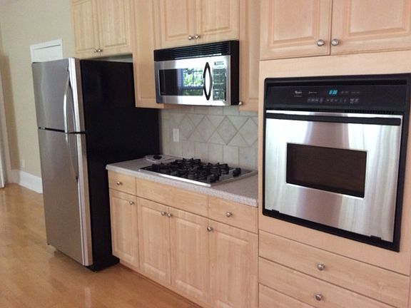 4th image of 1425 Flagler Ct