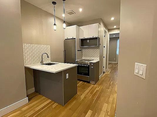 2nd image of 93 Clay St #5