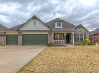 8208 S 13th St, Broken Arrow, OK 74011