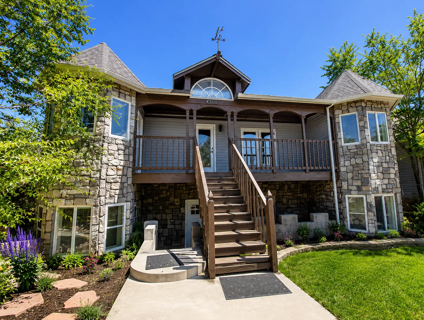 6 bed, 2471 sqft, $5,400 — Photo 1