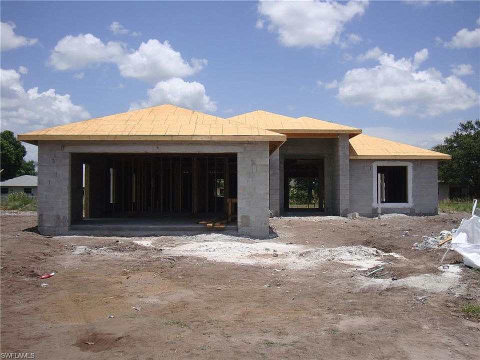 1st image of 658 Carrillon Ave S