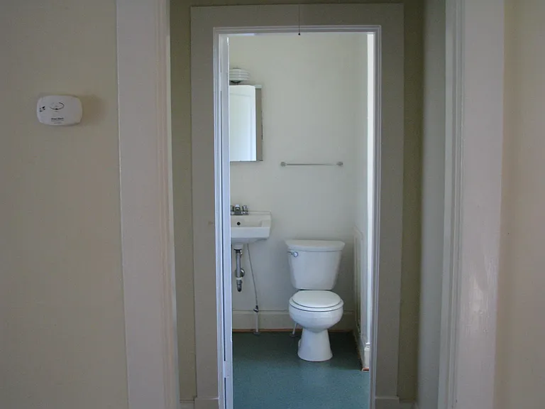 33 University Cir #8 — Photo 9