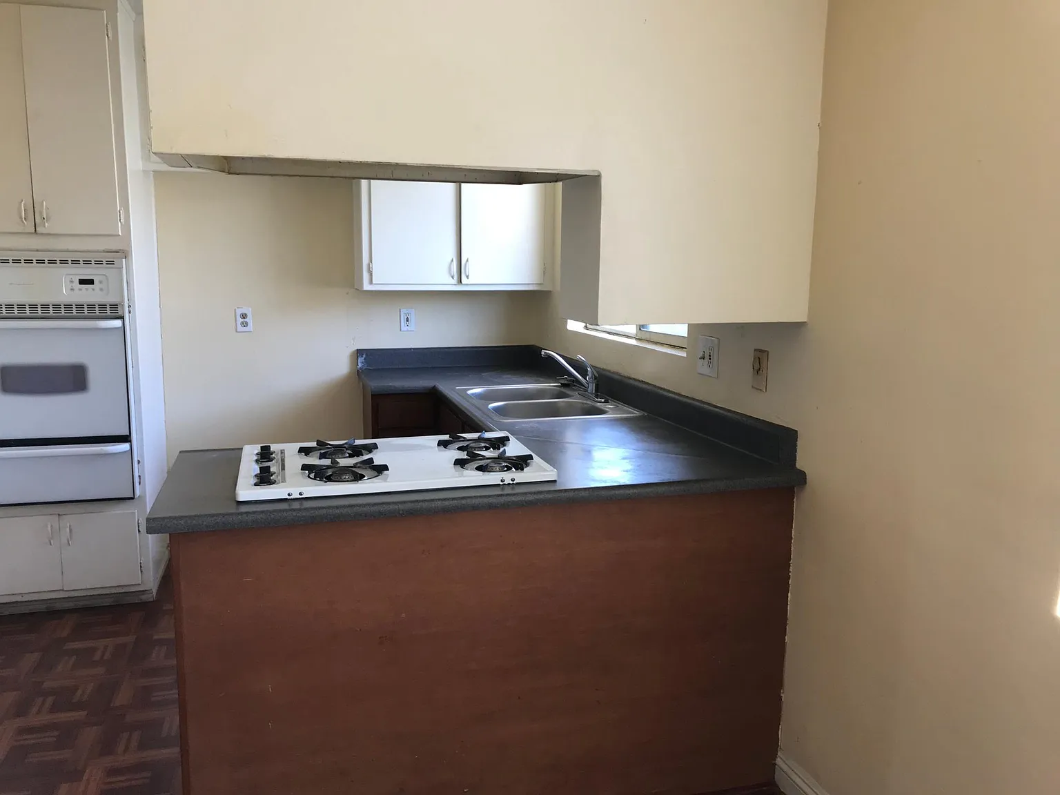 3 bed, 1150 sqft, $3,000 — Photo 2