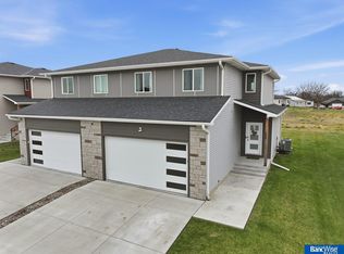 920 Titan Dr, Hickman, NE 68372