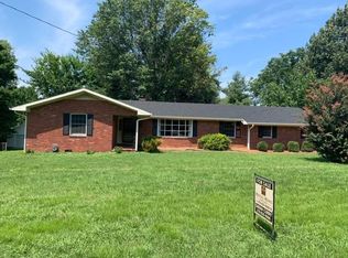 1967 Lakeshore Dr, Madisonville, KY