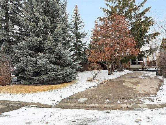 3rd image of 815 S Ranchview Cir NW