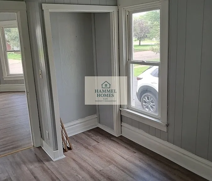 509 E 3rd St S #1 — Photo 15