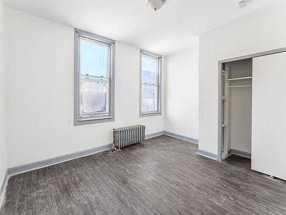 4th image of 549 9th St #1R