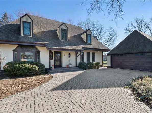 5 Hatherly Ct, Sugar Grove, IL 60554