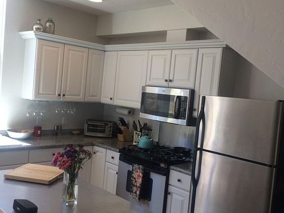 5th image of 1632 Union St Unit 3