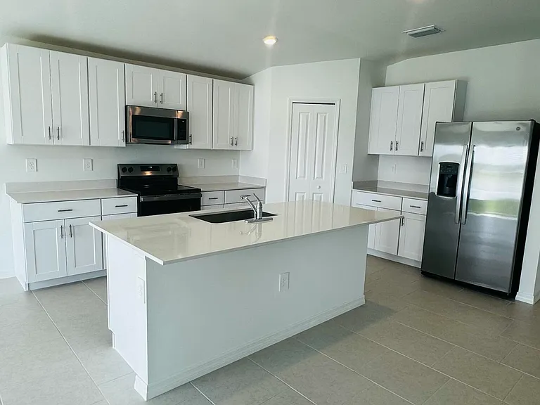 17124 Pompeii Way — Photo 4
