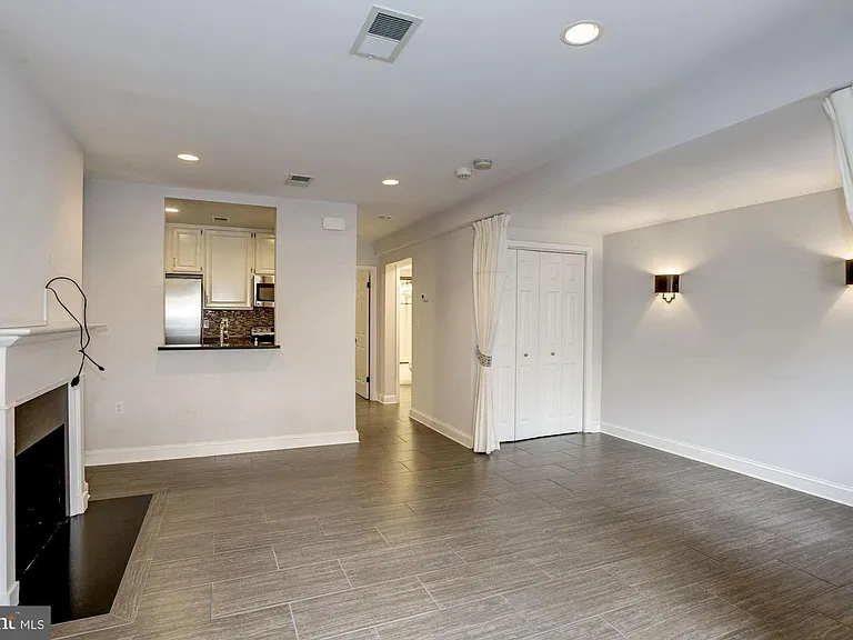 2022 N St NW #B — Photo 4