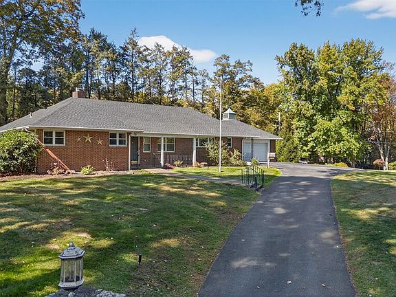 3rd image of 73 Balmville Road