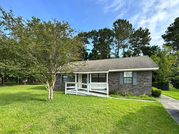 120 Underbrush Ct, Moncks Corner, SC 29461