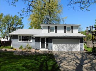 399 Willow Green Dr, Amherst, NY 14228