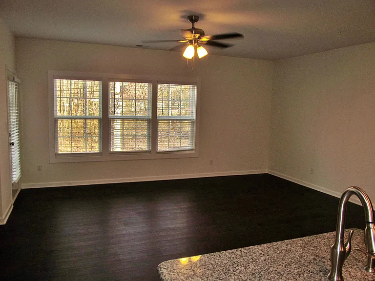 2606 Pennoak Way #F — Photo 5