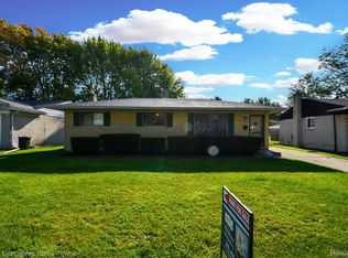 39330 Edgevale Dr, Sterling Heights, MI 48313