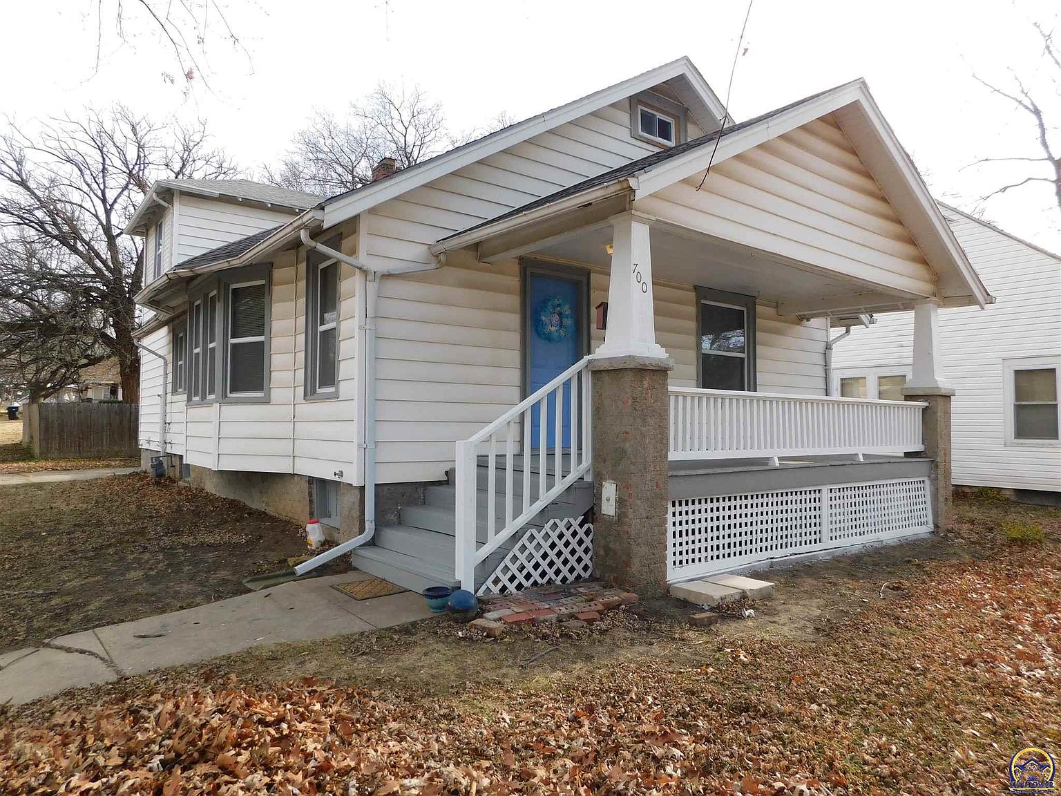 700 Sw Roosevelt St Topeka Ks 66606 Zillow