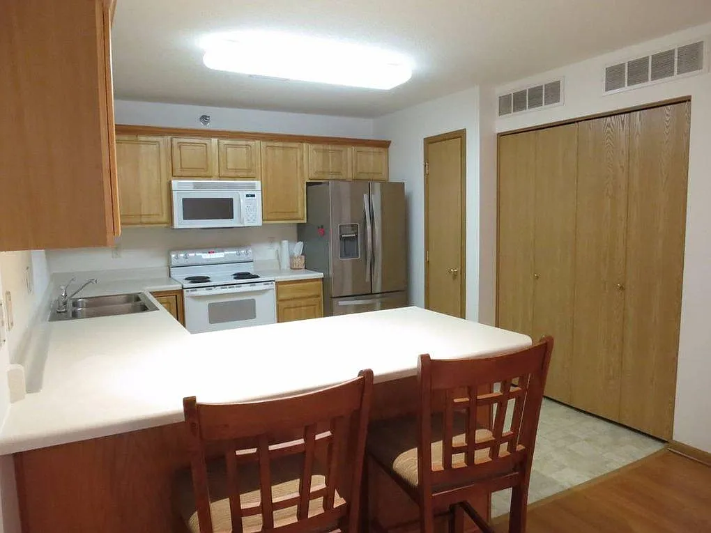 Building Photo - 5908 Sutton Pl #1