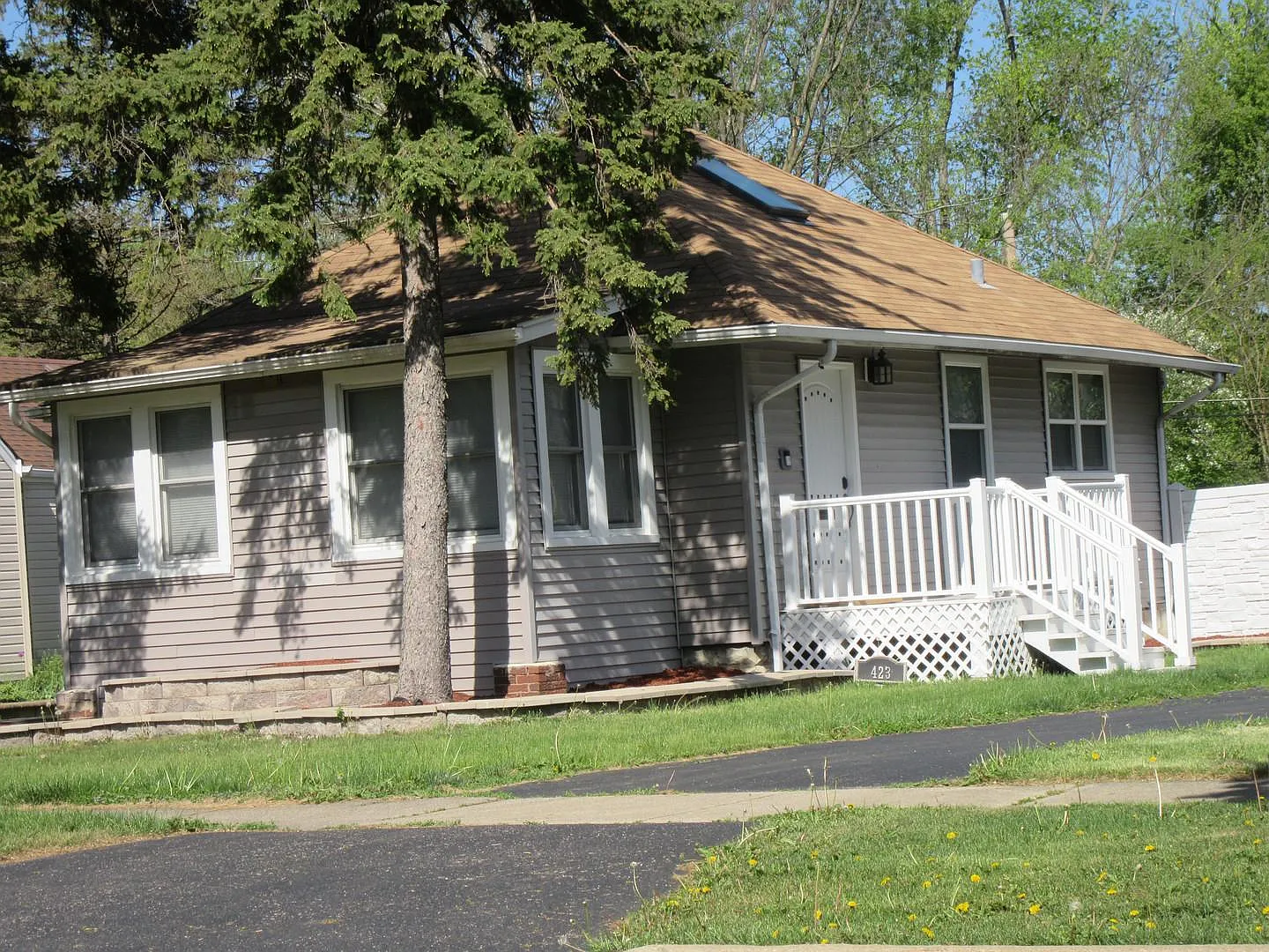 423 S Grace St photo 1