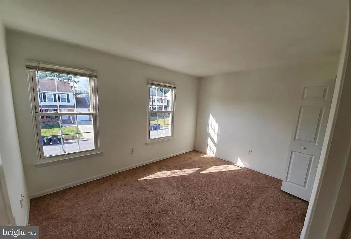 4 bed, 1.5 bath, 1325 sqft, $2,350 — Photo 3