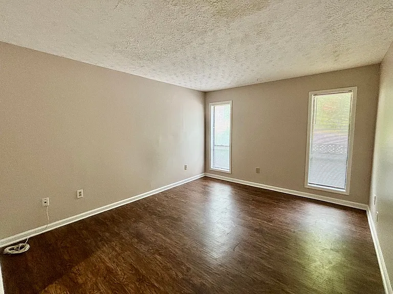 3841 Woodridge Way — Photo 11