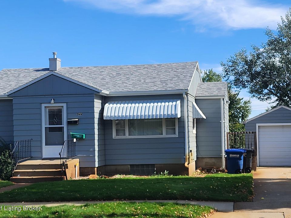 1st image of 944 5th Ave W