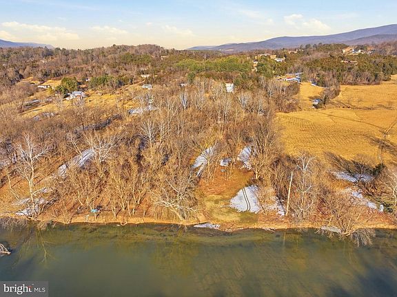 4th image of 455 Woodside Dr