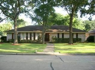 438 Shadow Creek Dr, Seabrook, TX 77586