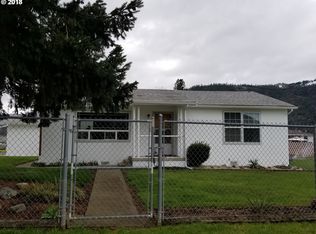 155 La Mar St, Myrtle Creek, OR 97457