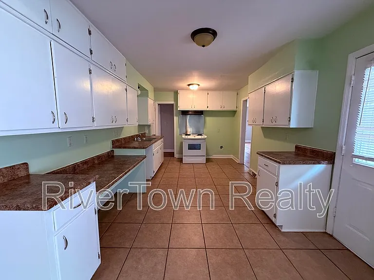4406 Ferndale Rd — Photo 7