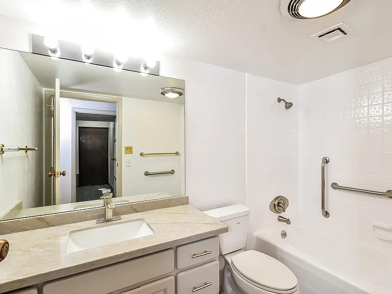 2413 Plaza Del Grande — Photo 29