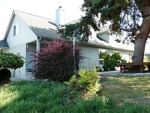 4th image of 23707 108th Avenue E