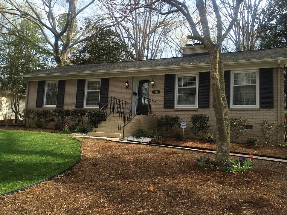 Quiet cul de sac street