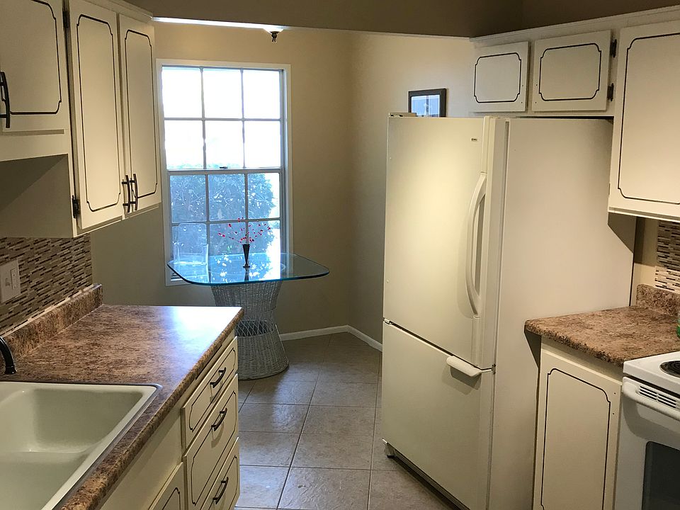 1st image of 17034 N 107th Ave