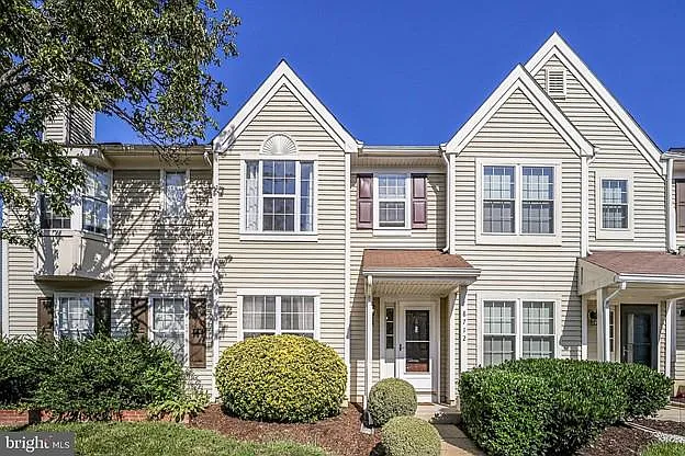 3 bed, 1.5 bath, 1264 sqft, $2,450 — Photo 2