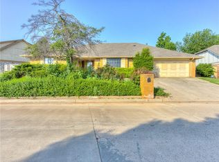7009 N Lake Front Dr, Warr Acres, OK 73132