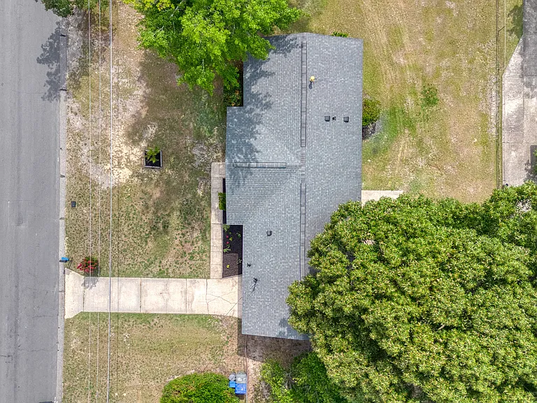 825 Fresno Dr — Photo 32