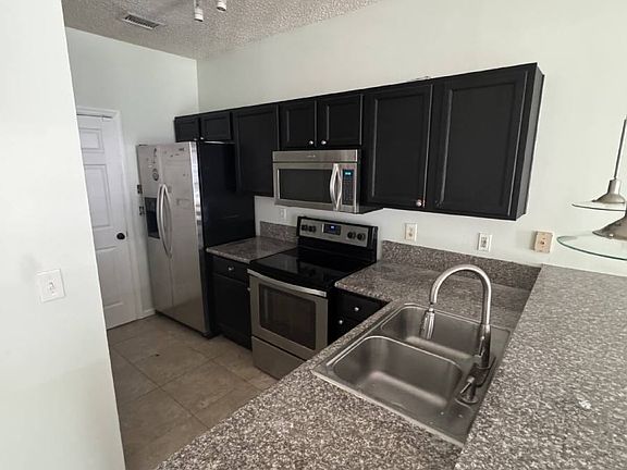 2nd image of 454 Sherwood Oaks Dr