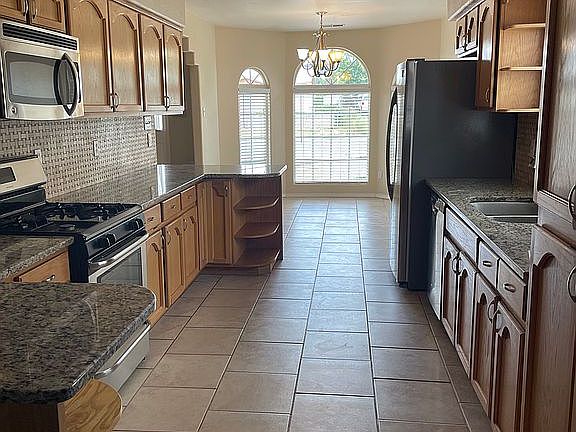 5th image of 1524 Del Norte Blvd