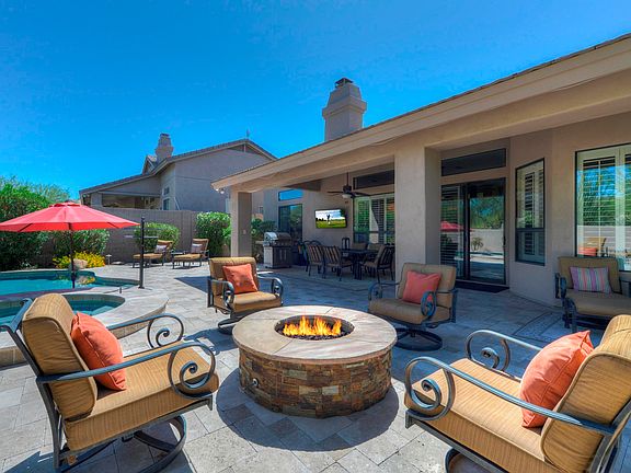 025_Patio FireplacePatio