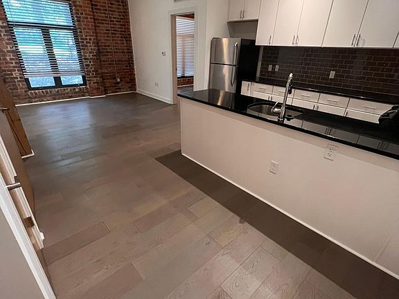 4th image of 313 N 24th St #B