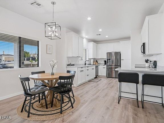5th image of 2900 Janet Dr