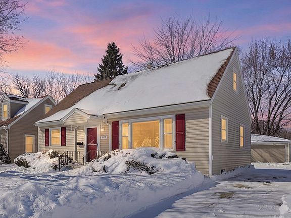 4th image of 1809 N Charlotte St