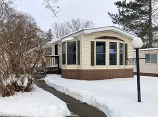 519 Apple Ct, Oakland, MI 48363