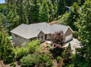 102 Gordon Dr, Townville, SC 29689