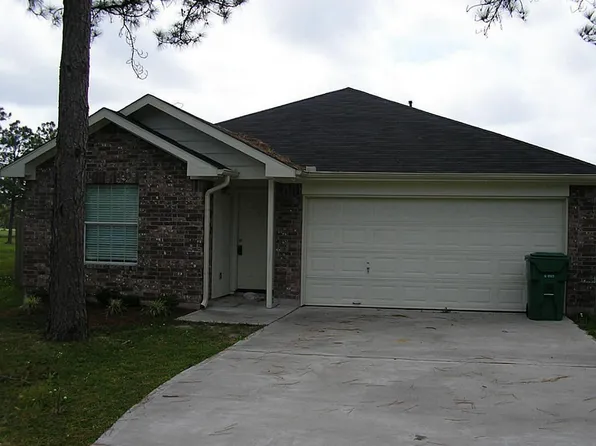 4131 Country Club Dr, Dickinson, TX 77539
