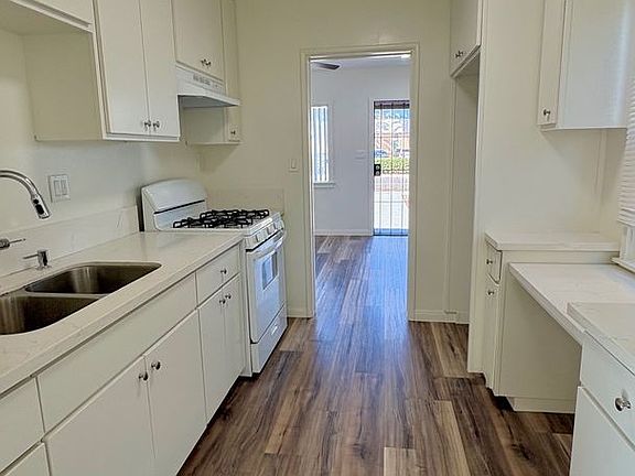 3rd image of 14902 S Inglewood Ave