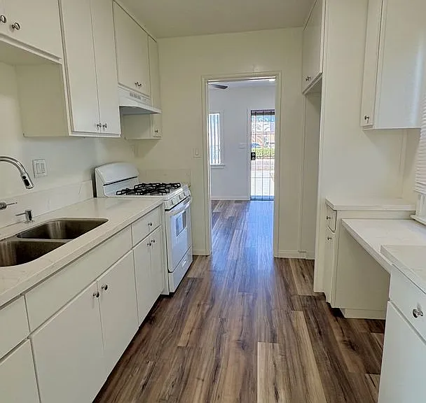 14902 S Inglewood Ave — Photo 3