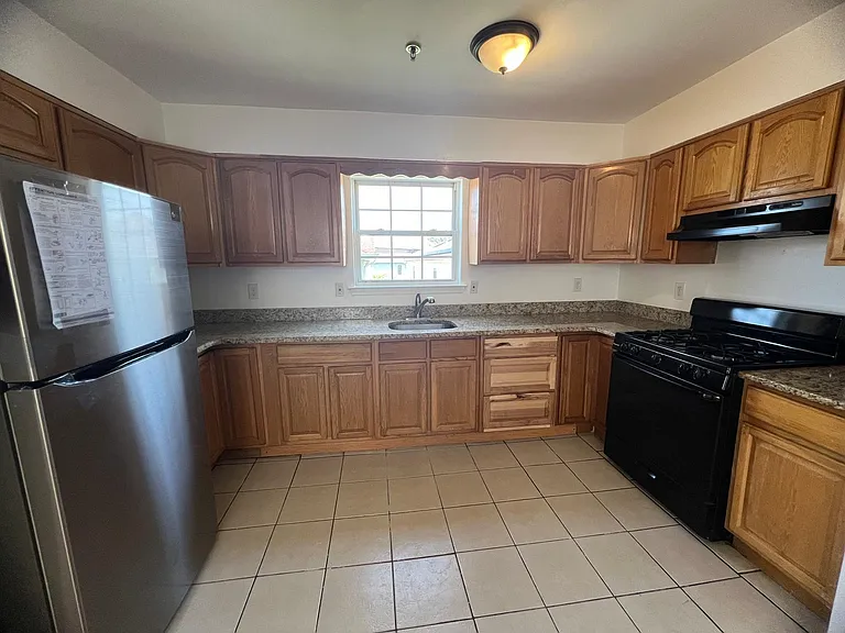 28 Kent St #3 — Photo 7
